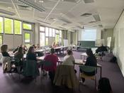 Aus dem Workshop 2: Unterschiedliche Professionen – unterschiedliche Pädagogik? Berufsverständnis und Zusammenarbeit von Lehrkräften und sozialpädagogischen Fachkräften im Ganztag von Dr. Anna-Maria Seemann, Akademie für Ganztagspädagogik